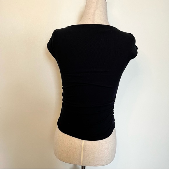 Black Ruched Short Sleeve Fitted Top - Picture 4 of 7